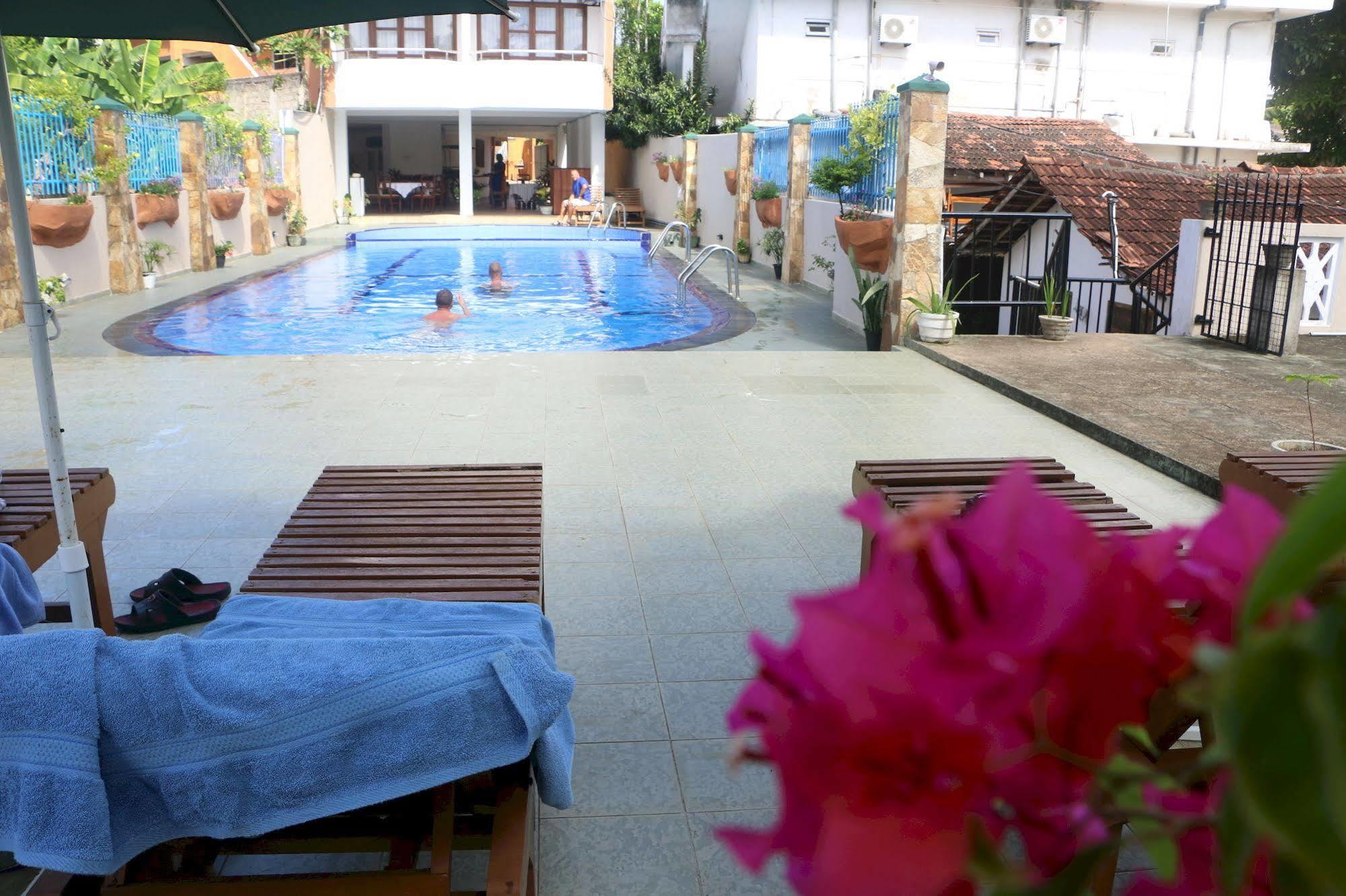Lavendish Beach Resort Unawatuna Exterior photo
